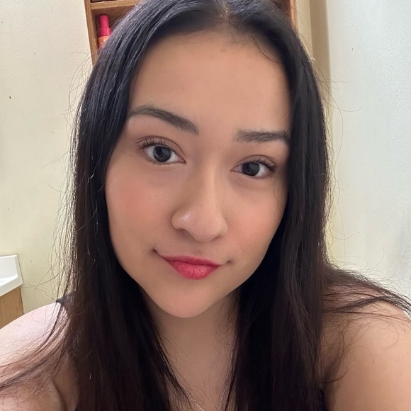 Meet your Posher, Yasmin - Picture 1 of 1